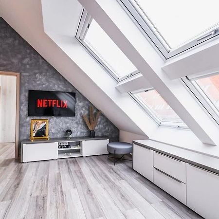 Luxury Apartment In The City Center 브라티슬라바 외부 사진