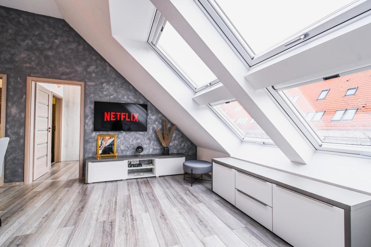 Luxury Apartment In The City Center 브라티슬라바 외부 사진