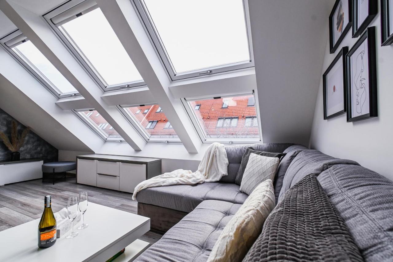 Luxury Apartment In The City Center 브라티슬라바 외부 사진