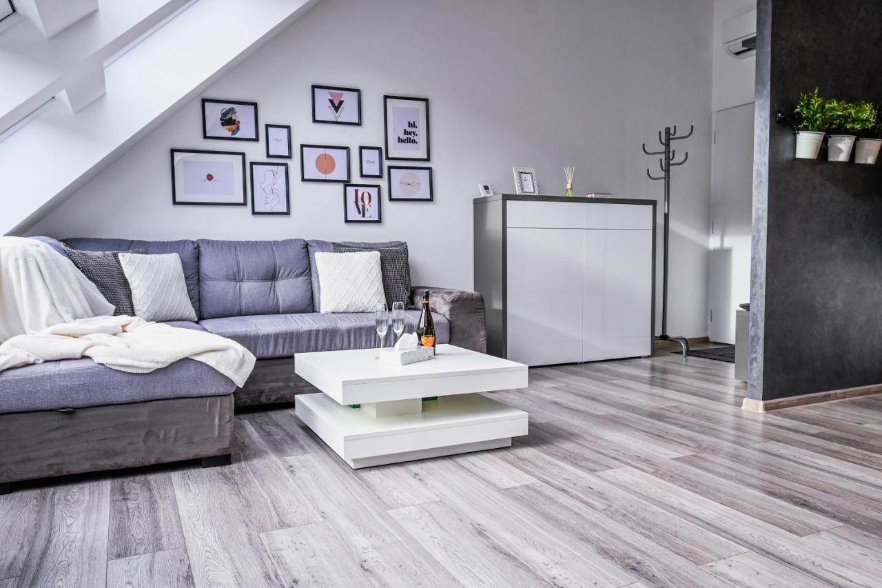 Luxury Apartment In The City Center 브라티슬라바 외부 사진