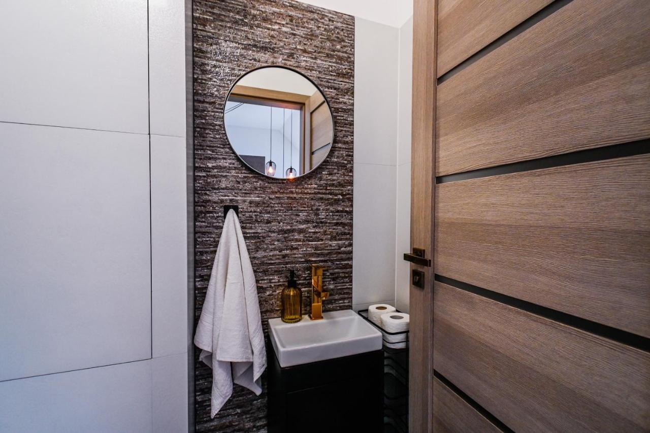 Luxury Apartment In The City Center 브라티슬라바 외부 사진