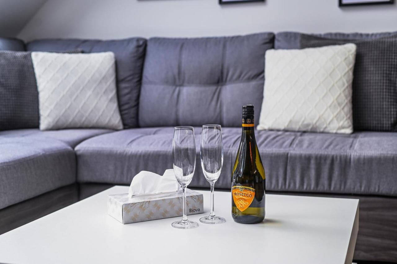 Luxury Apartment In The City Center 브라티슬라바 외부 사진