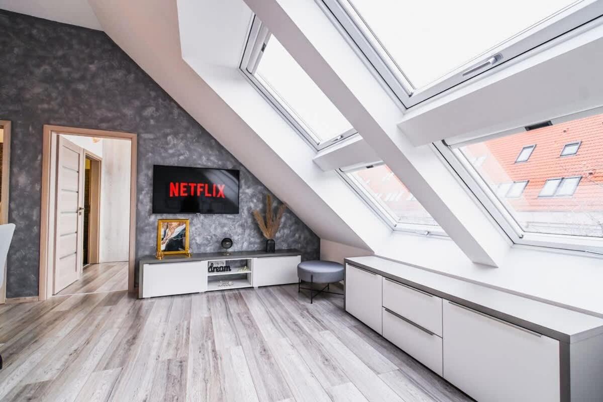Luxury Apartment In The City Center 브라티슬라바 외부 사진