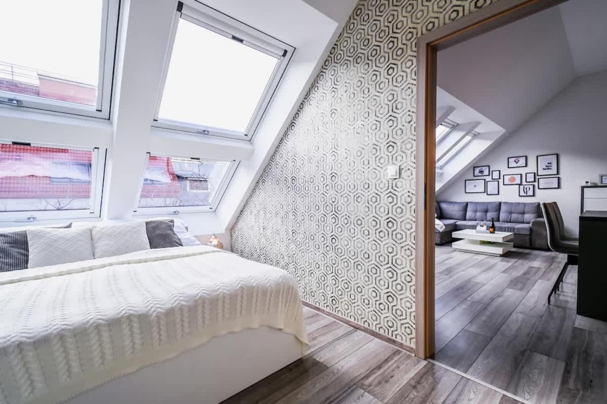 Luxury Apartment In The City Center 브라티슬라바 외부 사진