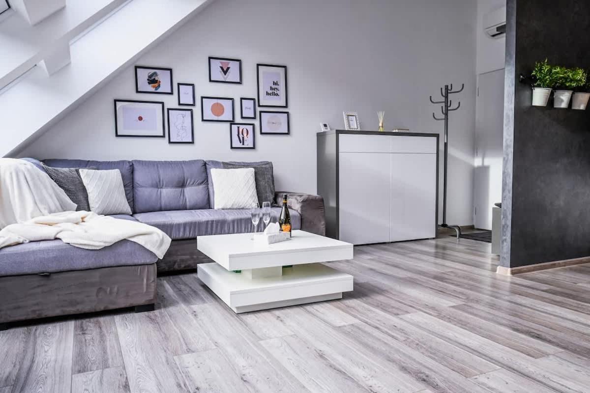 Luxury Apartment In The City Center 브라티슬라바 외부 사진